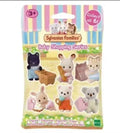 ORIGINAL Sylvanian Famílias Anime Bebê Mini Figura Vestir-se Bolo Floresta Sorte Bonito Presentes de Aniversário Para Crianças Brinquedos